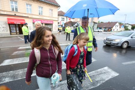 VARNA POT V ŠOLO 04 FOTO LJUBO VUKELIČ